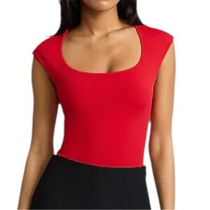Express Body Contour High Compression Scoop Neck Cap Sleeve Bodysuit